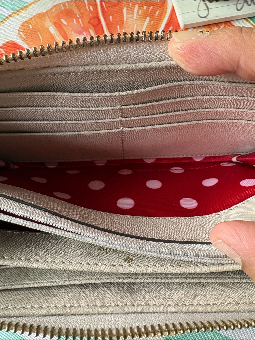 Kate Spade | Zip Around Wallet | Minnie Mouse - Picture 11 of 14
